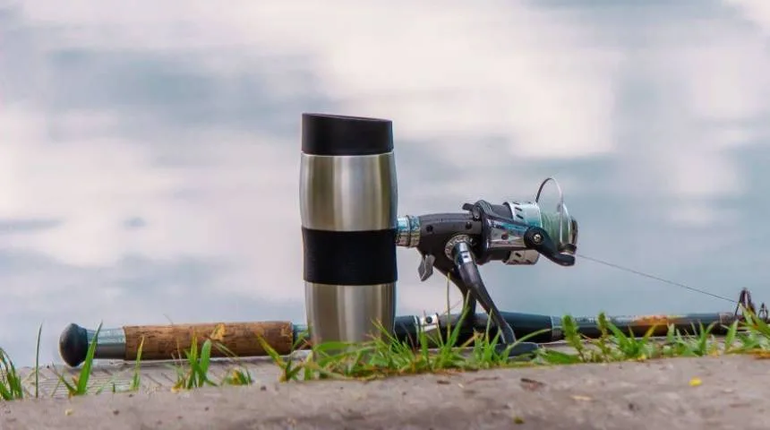 Thermos coffee mug for night fishing