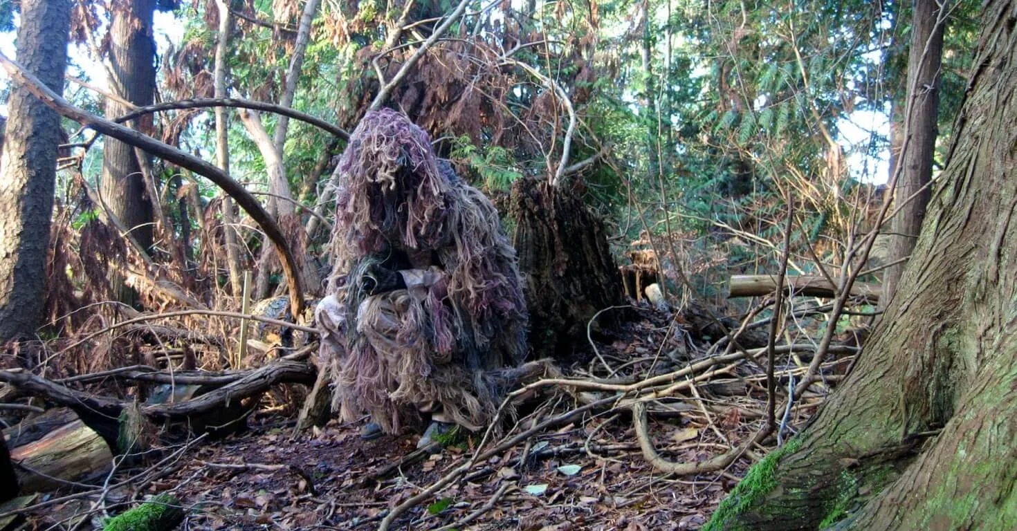 Best Ghillie Suits for Bowhunting, Reviewed